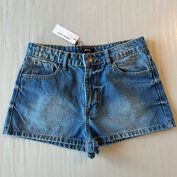 Nasty Gal Pants - Nasty Gal NWT Cheeky Denim Short Authentic Midwash Women’s | 6